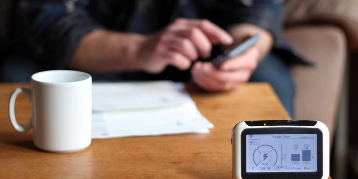 AdobeStock_507121224 (1) decide what to do about debt